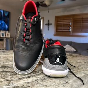 Jordan ADG4 Mens Golf Shoe. Shoelace black covering has come apart. See picture